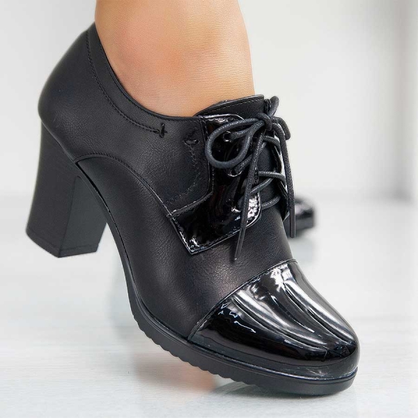 Обувки Sasha Black