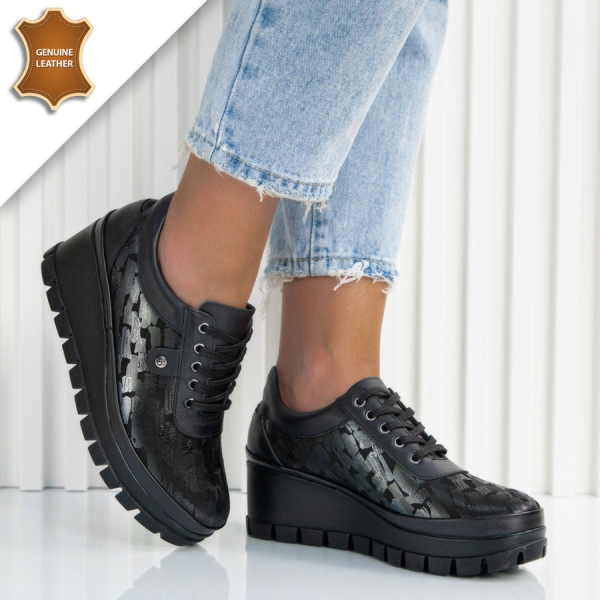 Обувки Angela Black