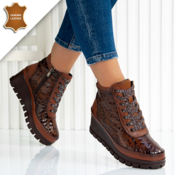 Боти Naomi Brown