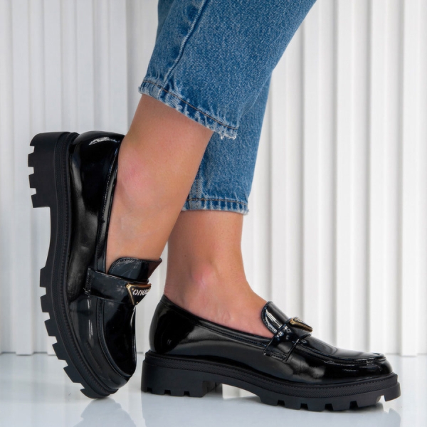 Обувки Lola Black