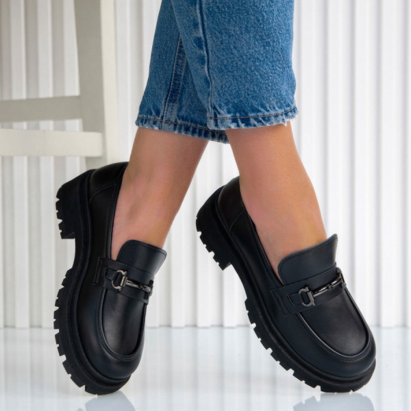 Обувки Violeta Black