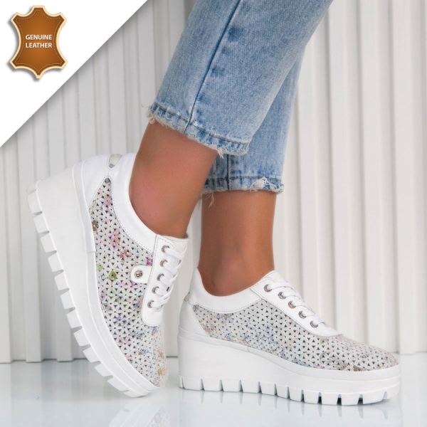 Обувки Emanuela White