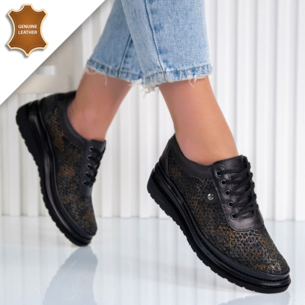 Обувки Claudia Black