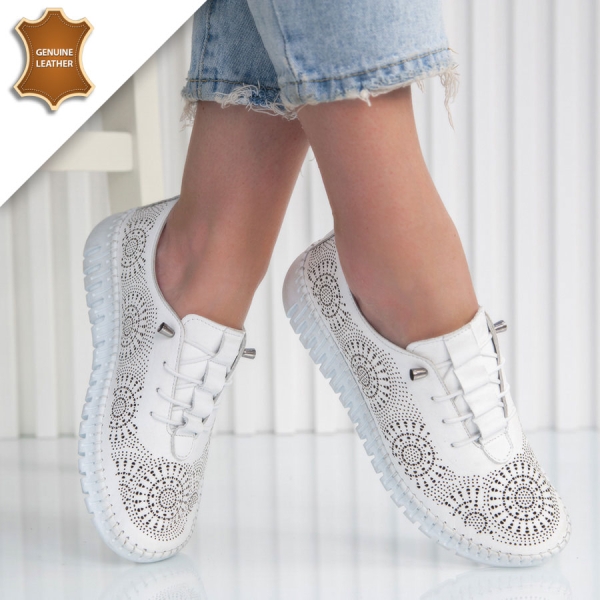 Обувки Trento White