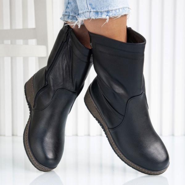 Боти Dalia Black