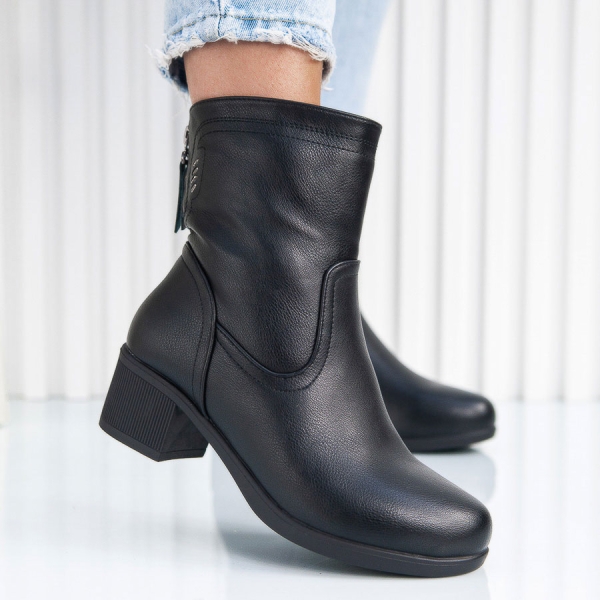 Боти Aria Black