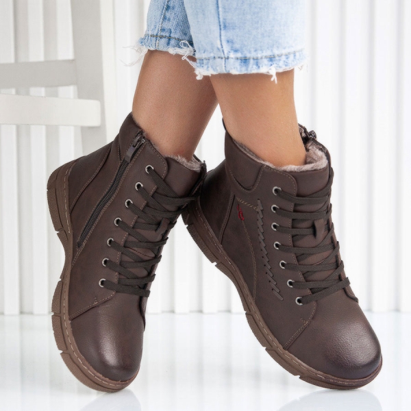 Боти Sara Brown