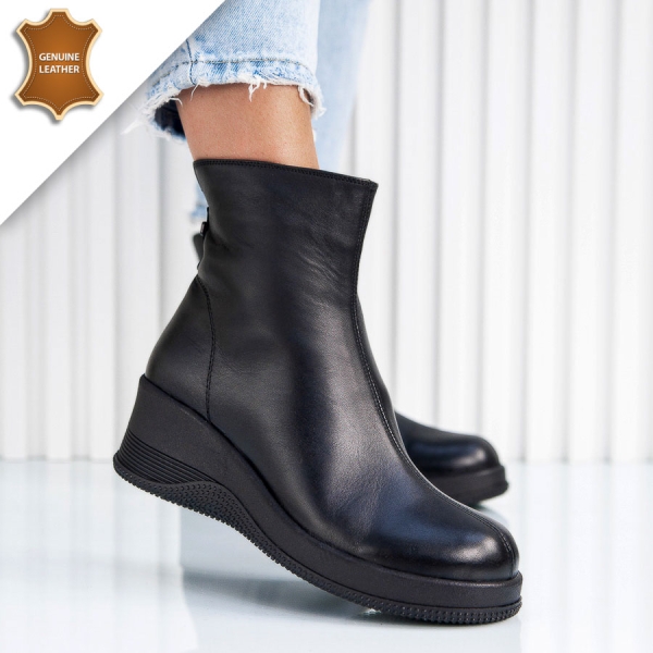 Боти Camelia Black