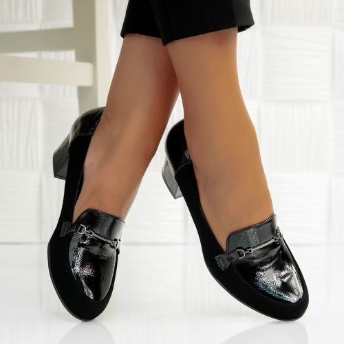 	Обувки Larisa Black