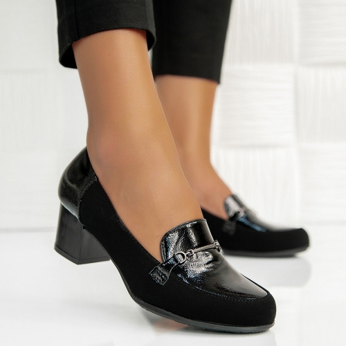 	Обувки Larisa Black