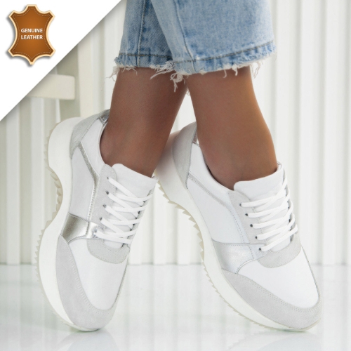 Обувки Daris White