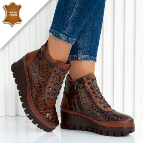 Боти Naomi Brown