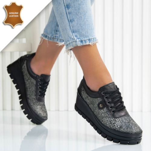 Обувки Angela Black