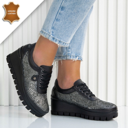 Обувки Angela Black