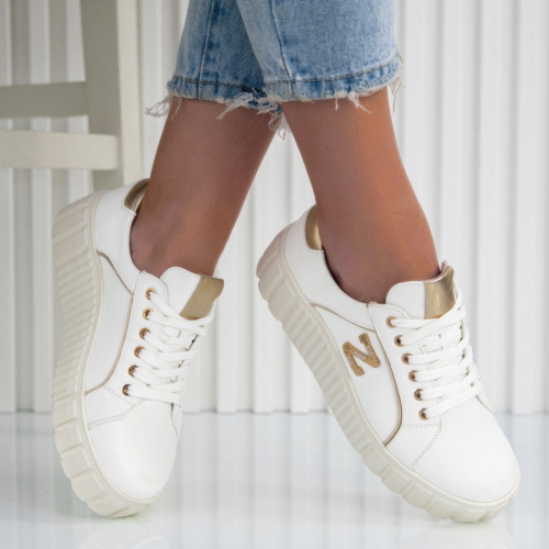 Кецове Krista White