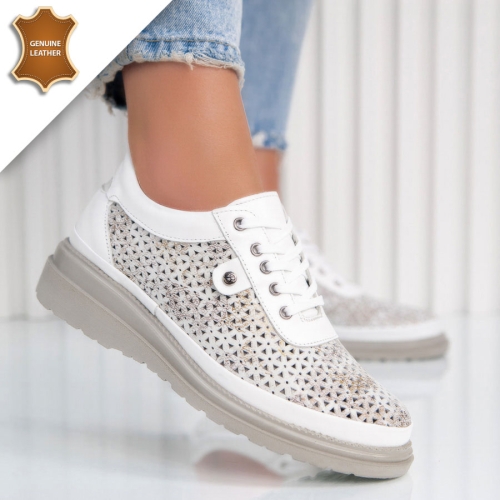 Обувки Claudia White