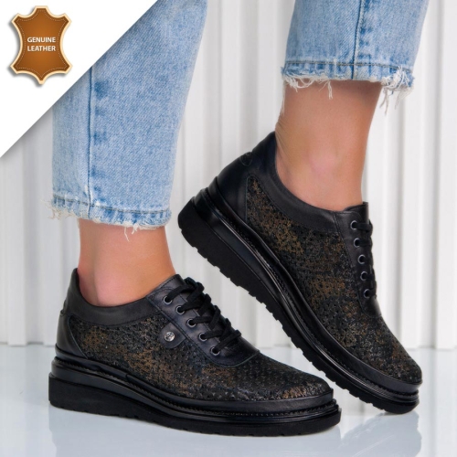 Обувки Claudia Black