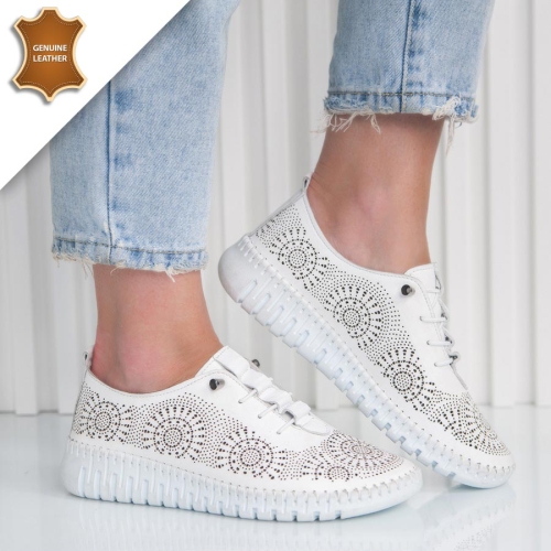 Обувки Trento White