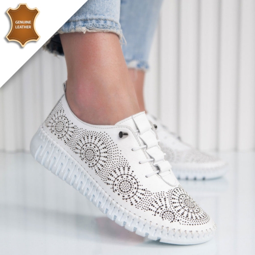 Обувки Trento White