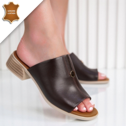 Чехли Serena Brown