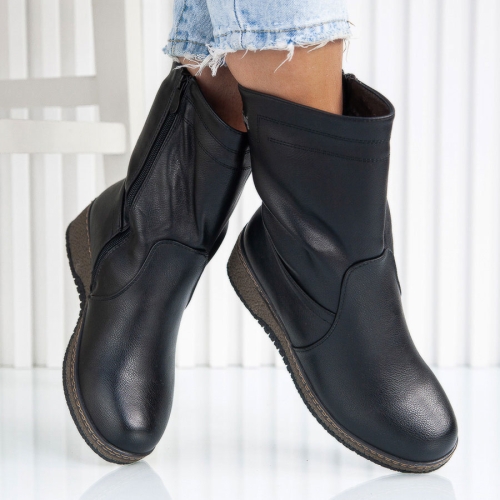 Боти Dalia Black